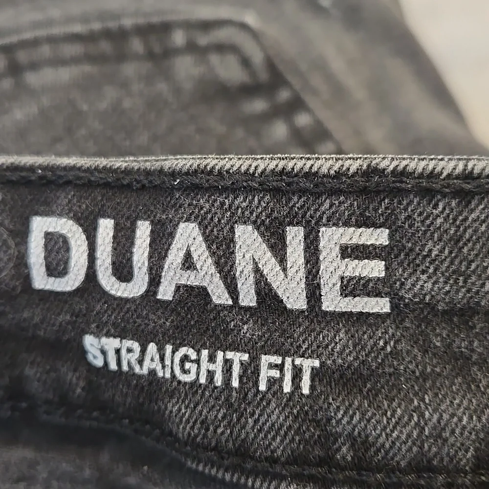 Men's DKNY Jeans - Picture 13 of 15